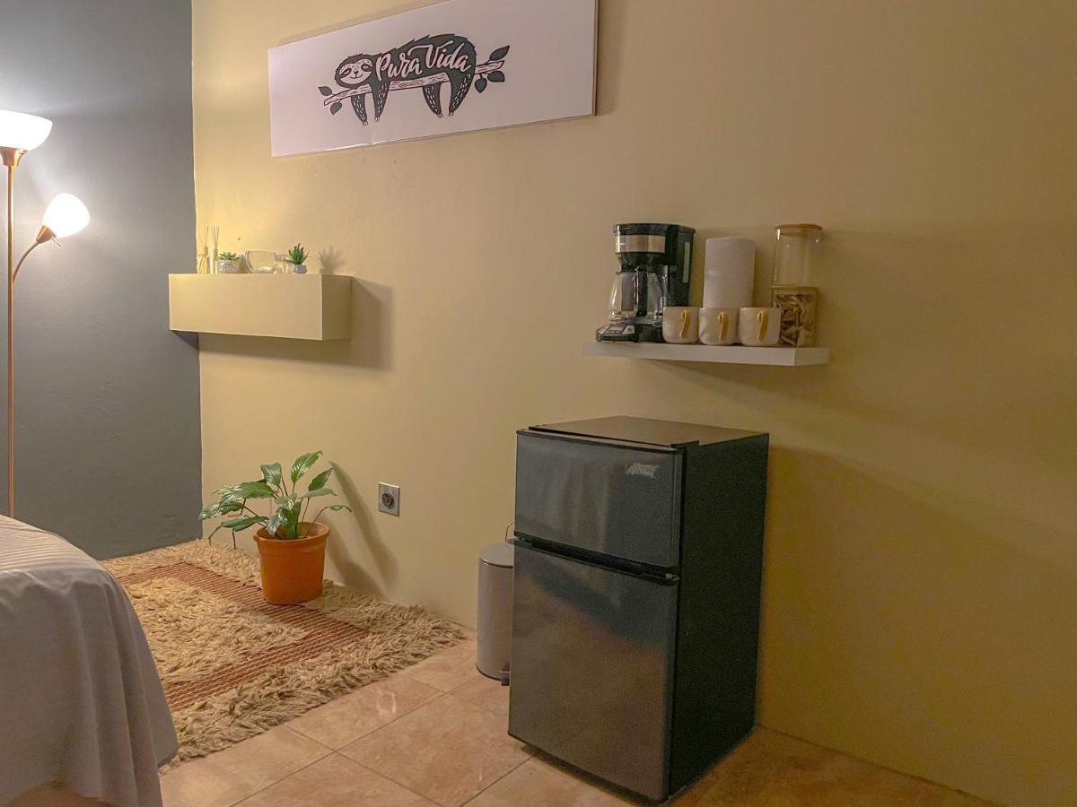 Zeus Guesthouse -Free Sjo Airport Shuttle La Garita Kültér fotó