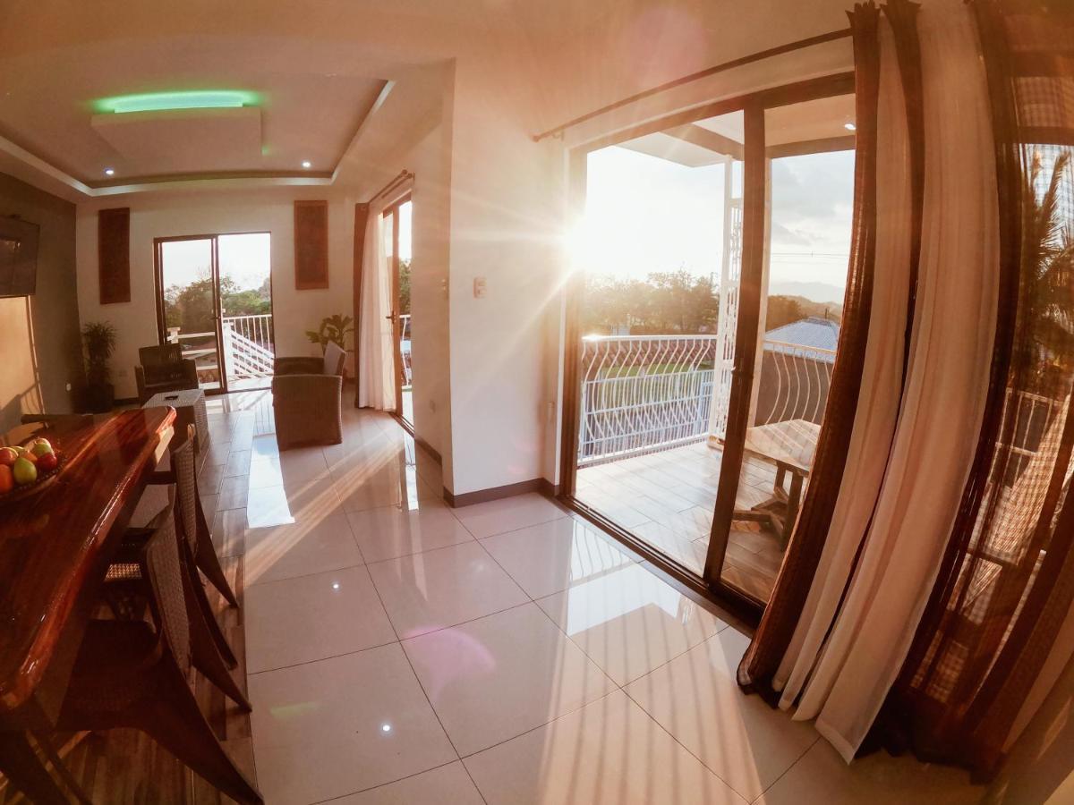 Zeus Guesthouse -Free Sjo Airport Shuttle La Garita Kültér fotó